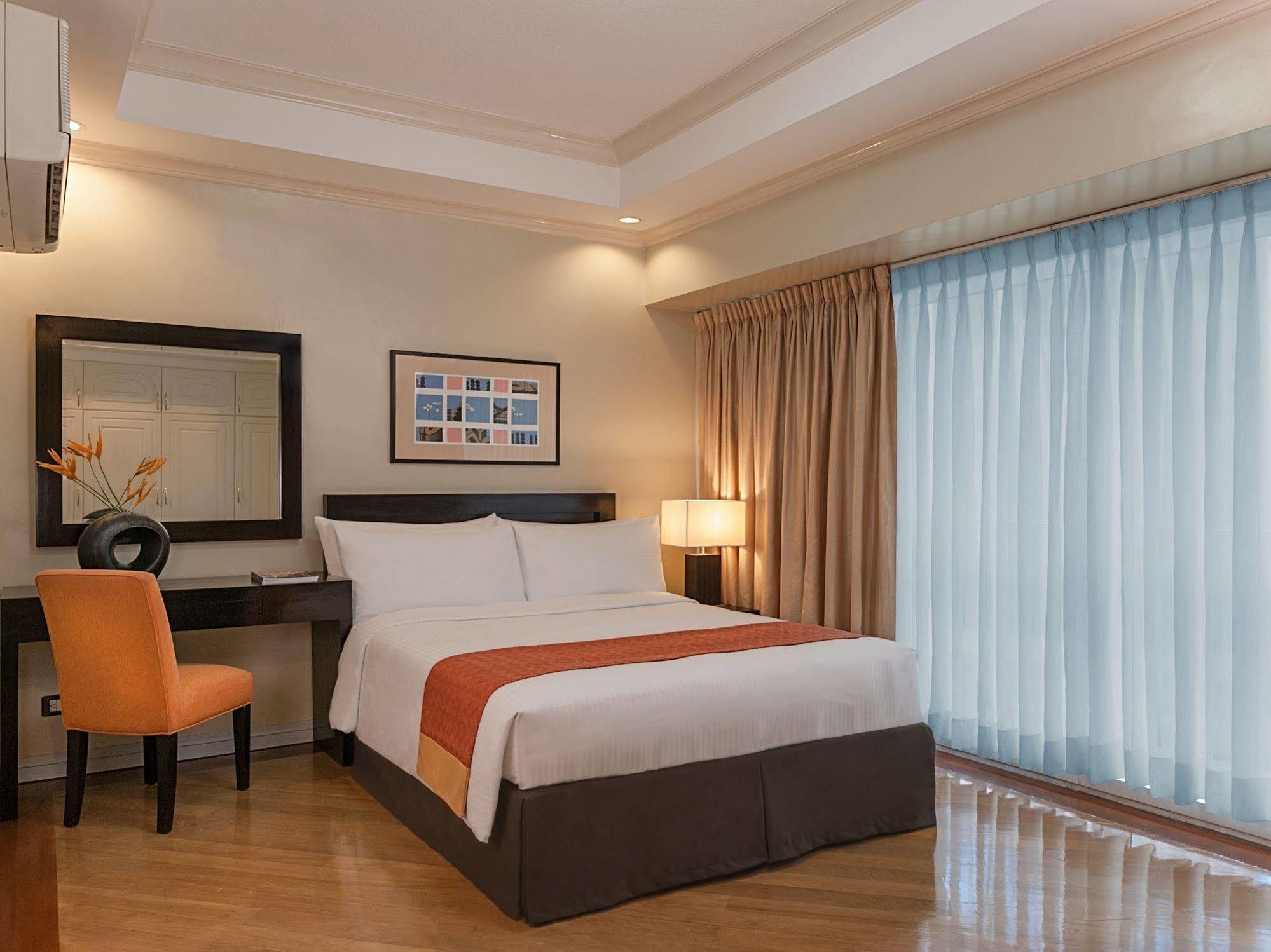 Fraser Place Manila Makati City Exteriér fotografie